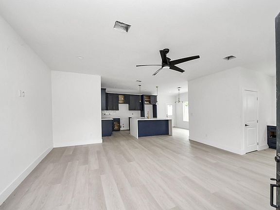 4th image of 4918 Culmore Dr