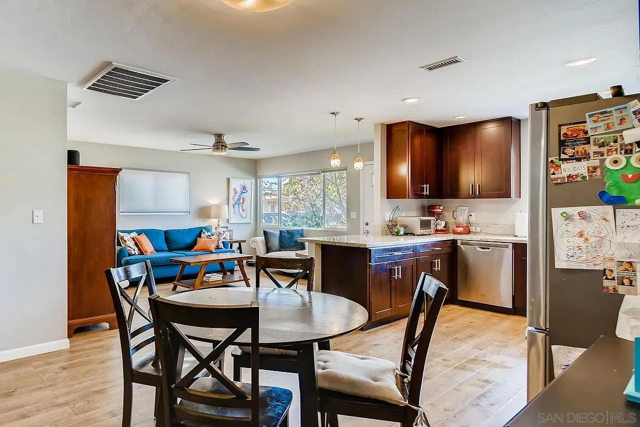 4 bed, 1550 sqft, $5,800 — Photo 1