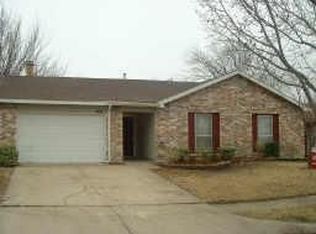 803 Sandalwood Ln, Arlington, TX 76017