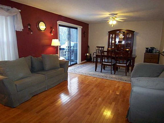 3rd image of 728 Sunset Cir