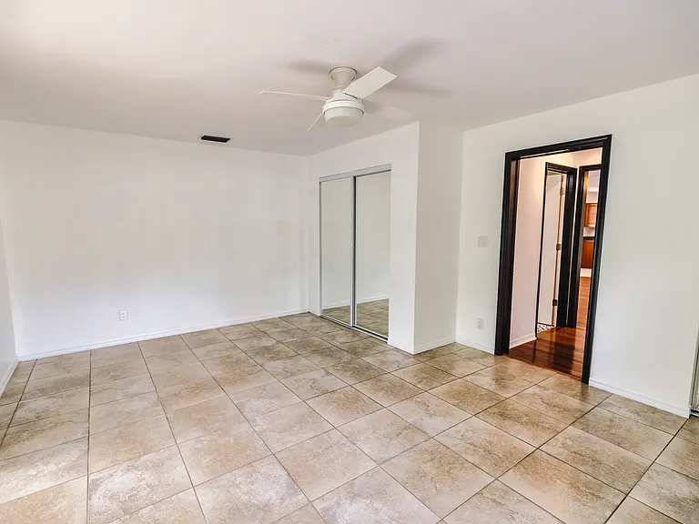 2119 Shady Oaks Dr — Photo 22