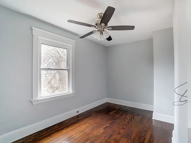 2307 Center St — Photo 37