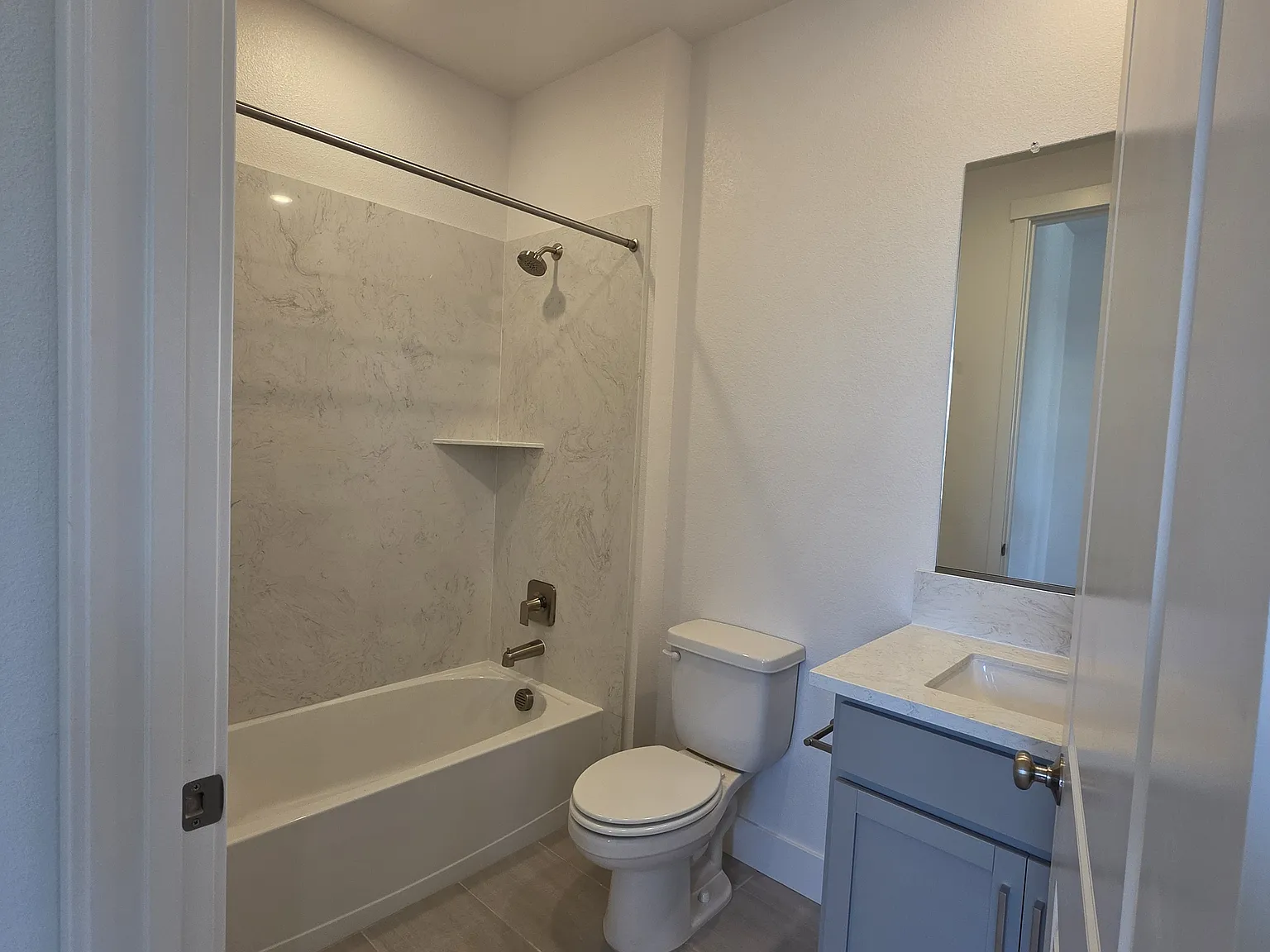 Studio, 550 sqft, $1,950 — Photo 3