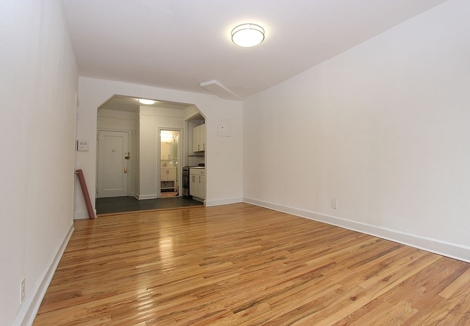 2nd image of 444 W 48th St #1A3