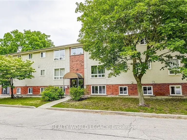 119 Cedar St S #8 — Photo 1