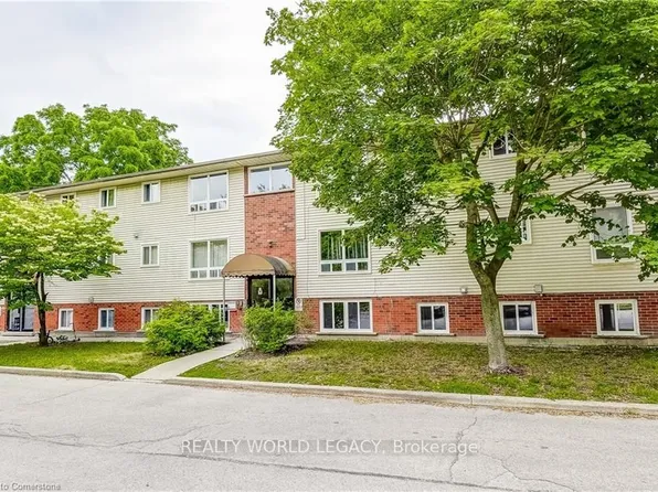 119 Cedar St S #8, Kitchener, ON N2G 3L6