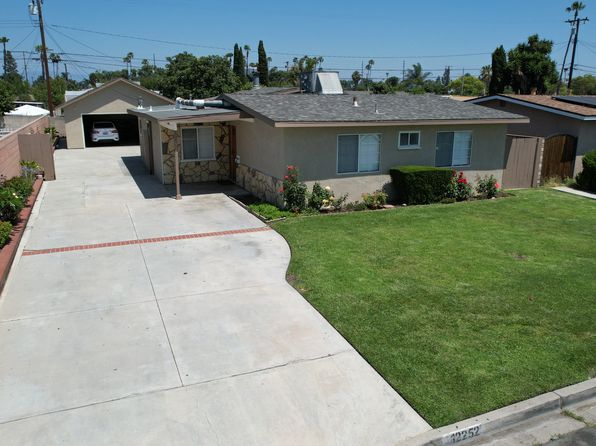 12252 Sungrove St