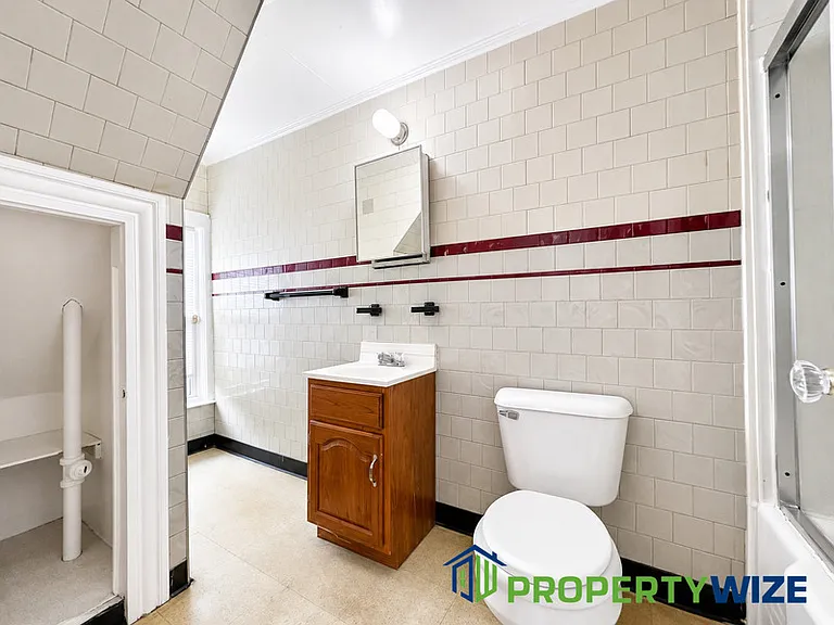 516 Beaumont Ave #3 — Photo 12