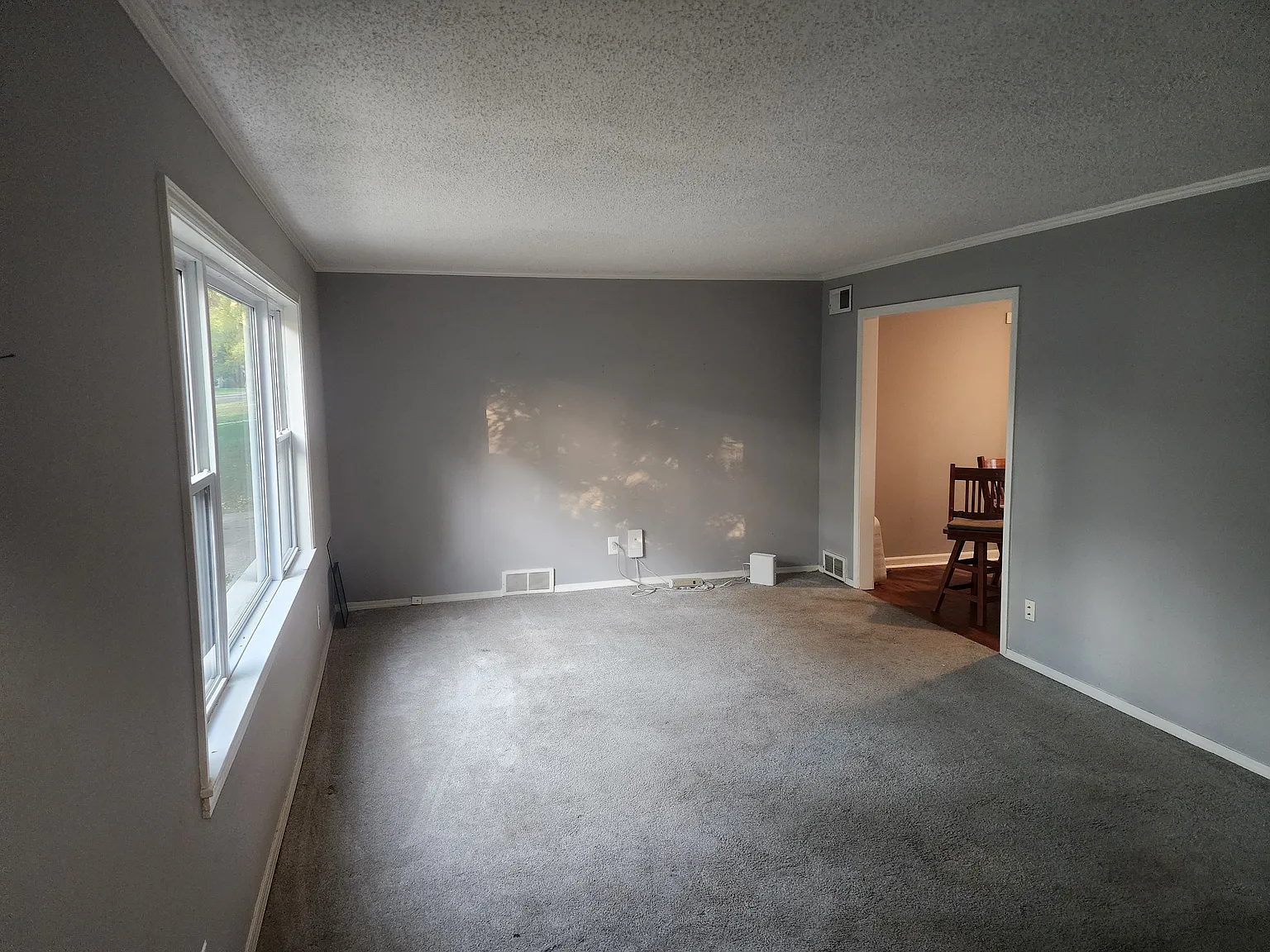 3 bed, 1060 sqft, $2,000 — Photo 3
