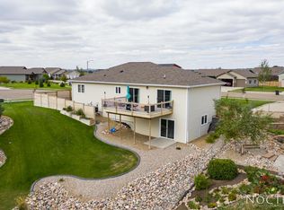 709 25th St SE, Mandan, ND 58554