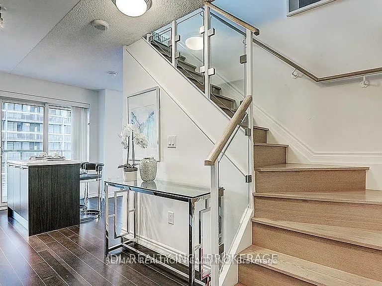 386 Yonge St #1112 — Photo 6