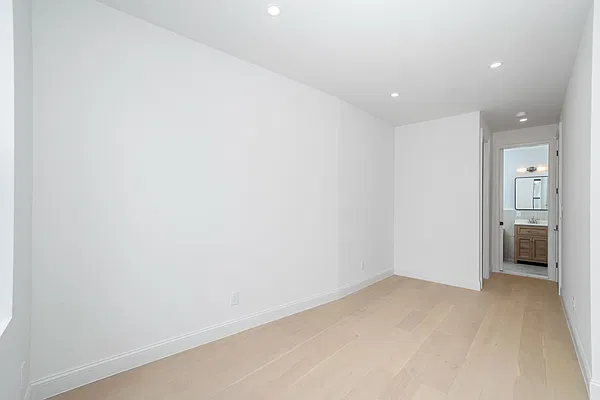Bedroom, photo 6