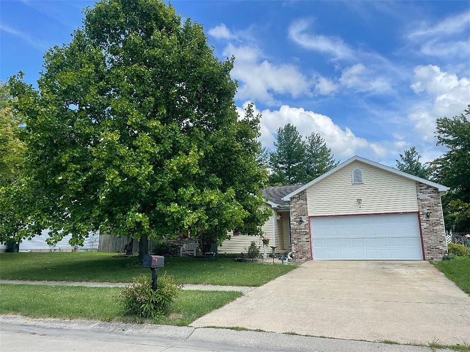 1st image of 2517 Hidden Oaks Dr
