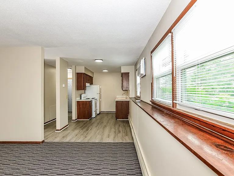 240 Madison St — Photo 4