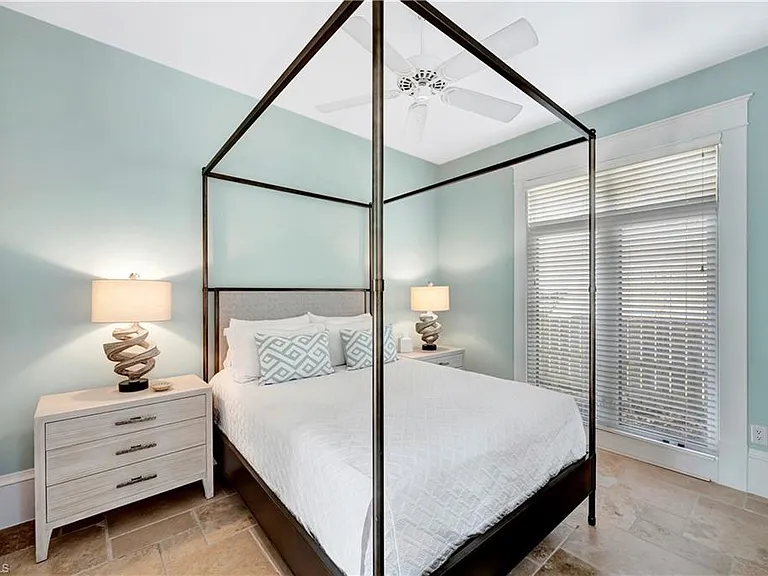 1375 Gordon Dr — Photo 21