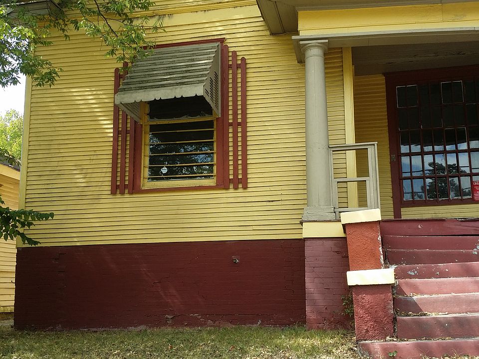 2nd image of 1000 S Woodrow St