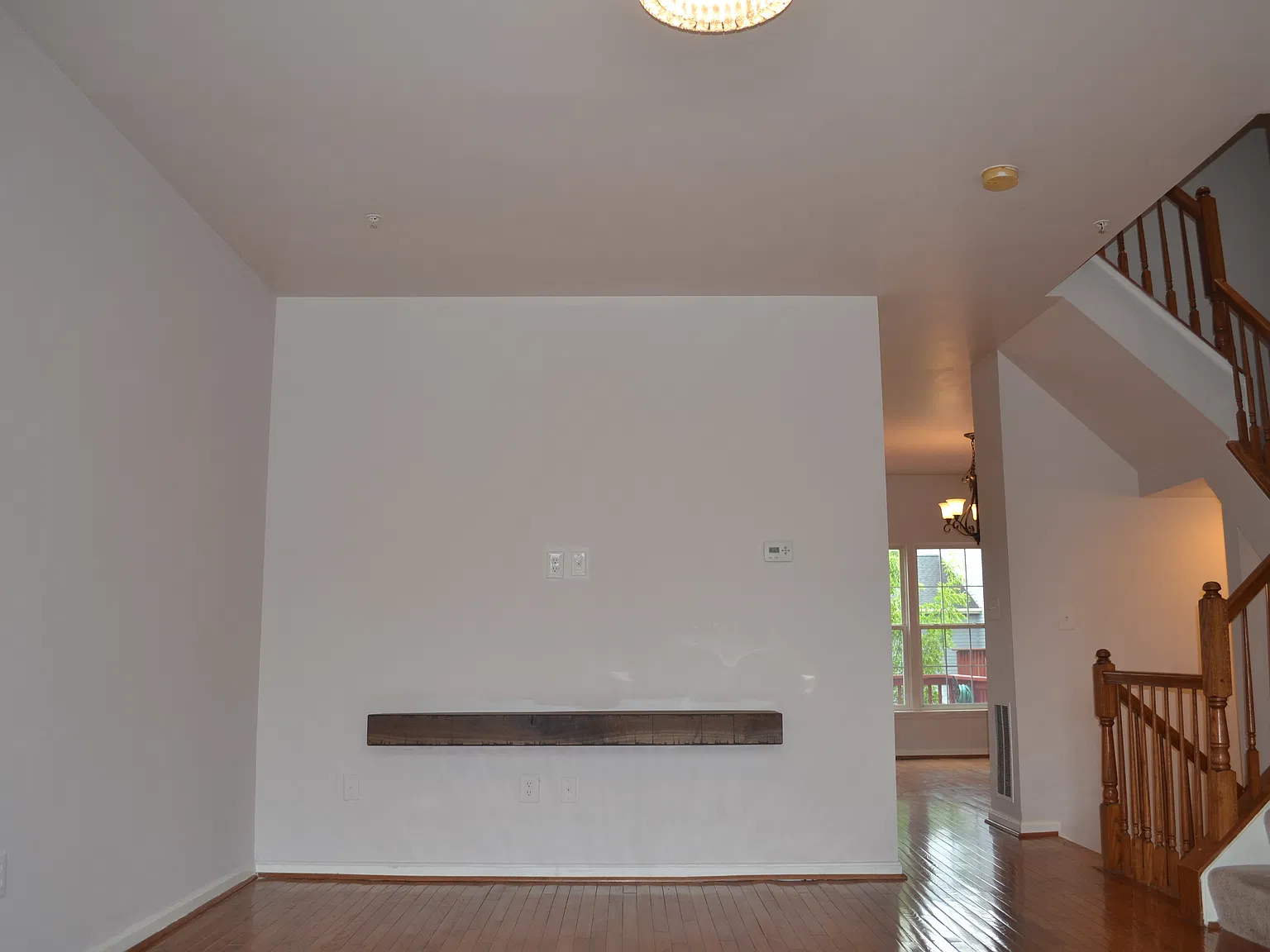 3 bed, 3.5 bath, 1458 sqft, $3,400 — Photo 2