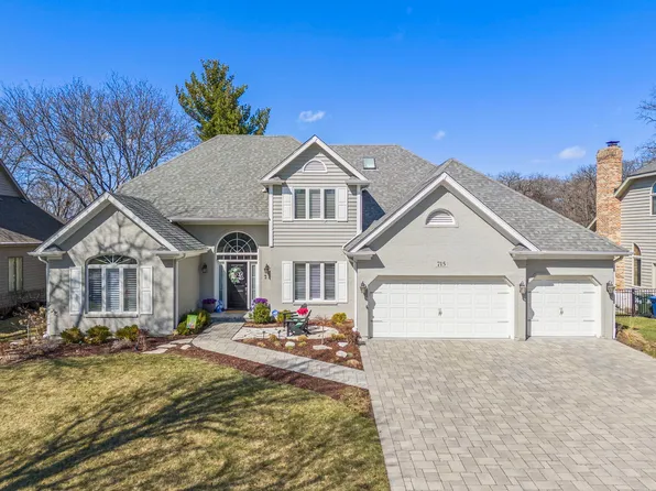 715 Spindletree Ave, Naperville, IL 60565