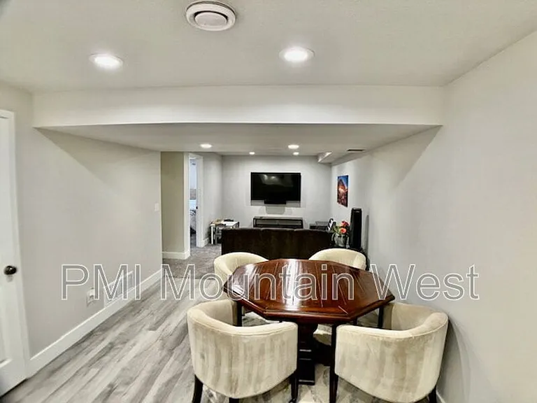 707 S Miller Ave — Photo 22