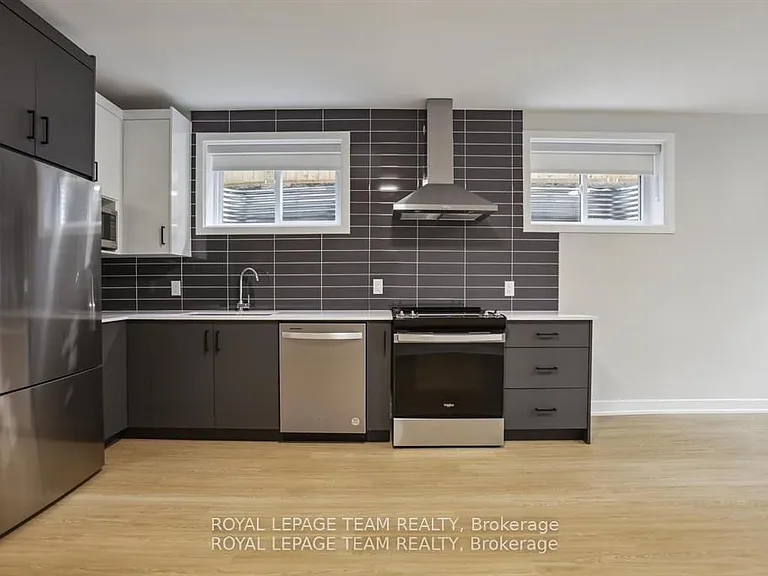 47 Grosvenor Ave #1 — Photo 6