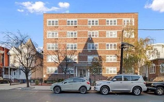 1st image of 154 Bowers St #402