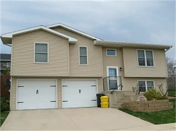 2125 Bald Eagle Ct, Dubuque, IA 52001