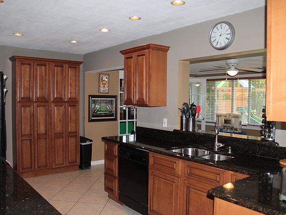 5th image of 546 Gershwin Dr