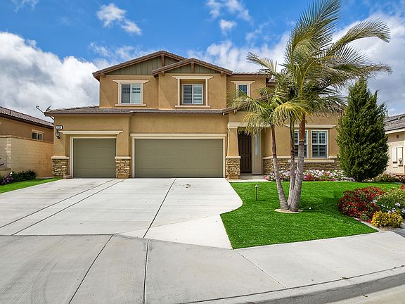 3rd image of 1224 Pinehurst Dr
