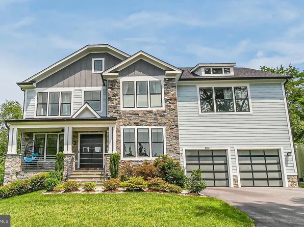 9908 Blake Ln, Oakton, VA 22124