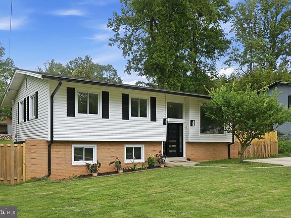 4th image of 13710 Arctic Ave