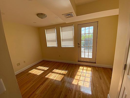 3rd image of 118 Wolcott St #3