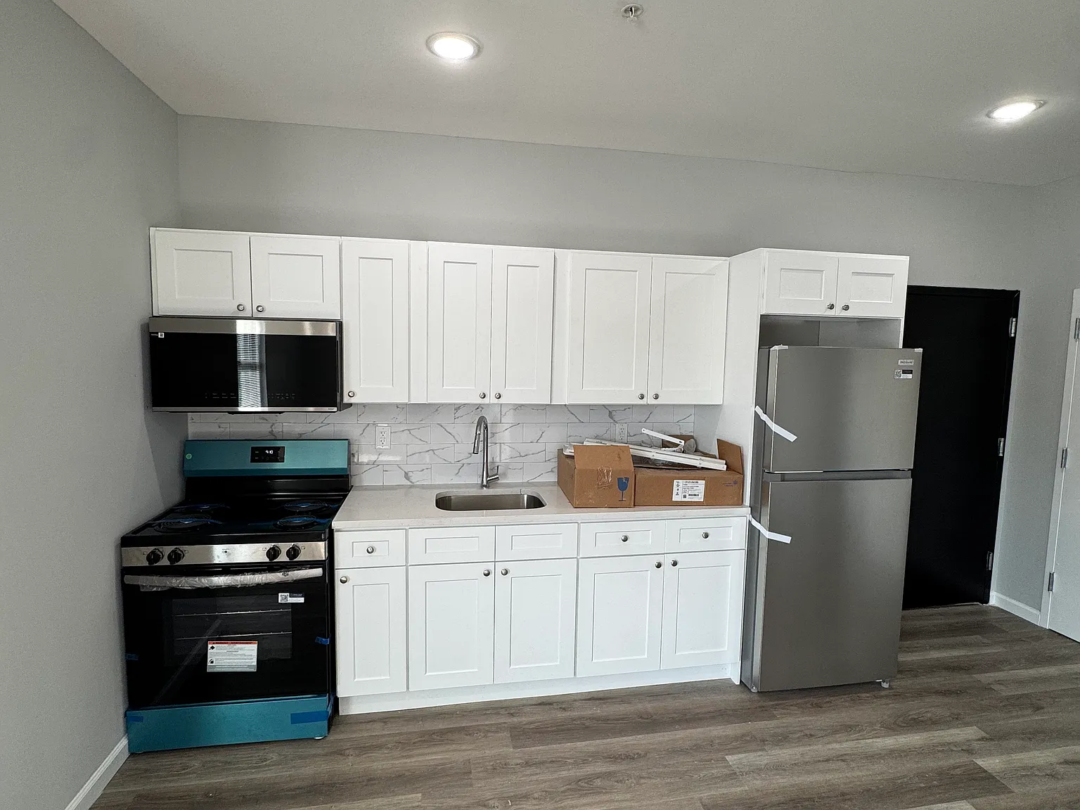 2 bed, $2,331 — Photo 4