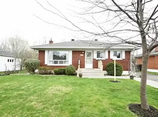 1585 Digby St #1A, Ottawa, ON K1G0P5