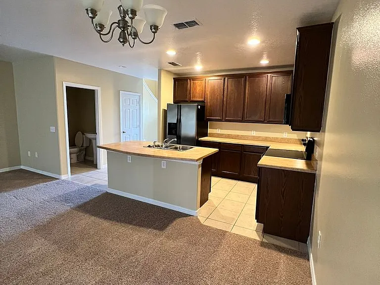 2202 Seven Oaks Dr — Photo 14