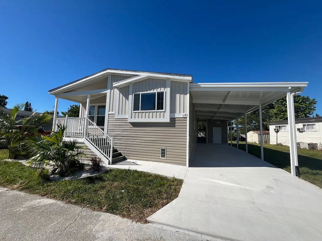 3 bed, 2.0 bath, 1356 sqft, $1,499 — Photo 1