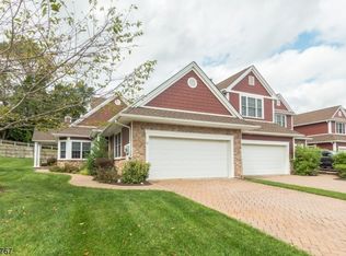 13 Turnberry Ln, Hardyston, NJ 07419