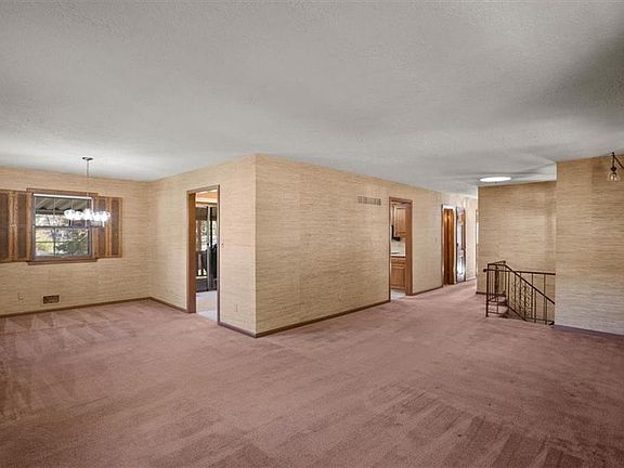 3rd image of 6201 Sterling Ave