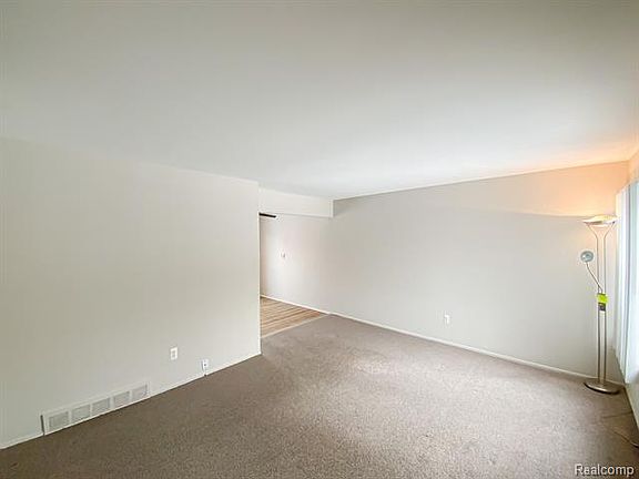 4th image of 27890 Eastwick Sq