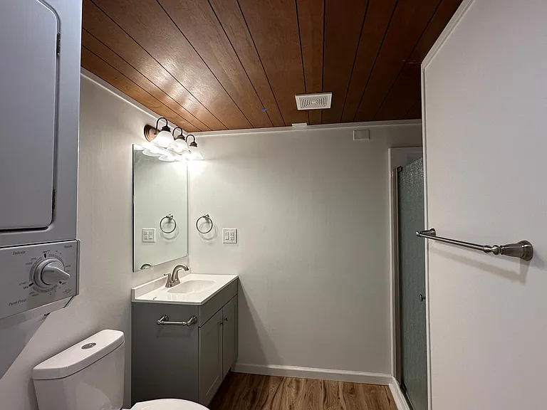 1648 Higgins Rd SE #C — Photo 8