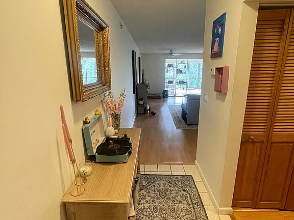4th image of 2504 SW 14th Dr #2504