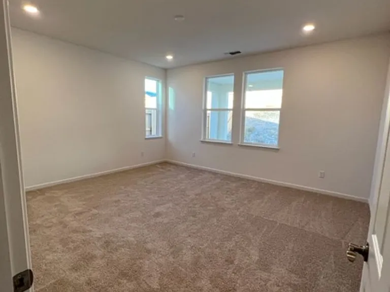 611 Brooklyn Ct — Photo 14