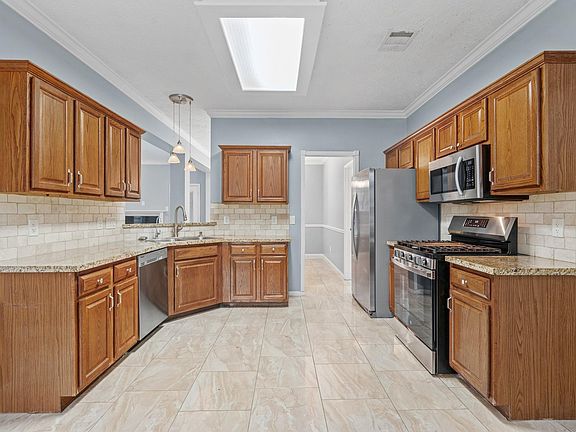 3rd image of 20518 Serringdon Dr