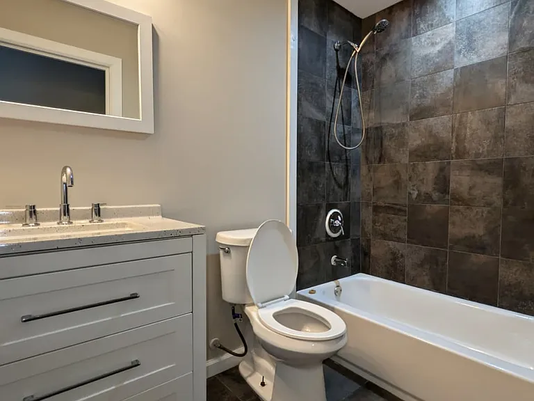 537 Eastside Dr NE — Photo 18
