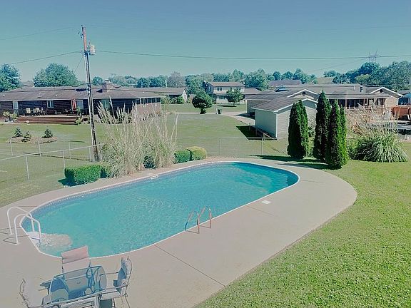 5th image of 2221 Woodcrest Dr