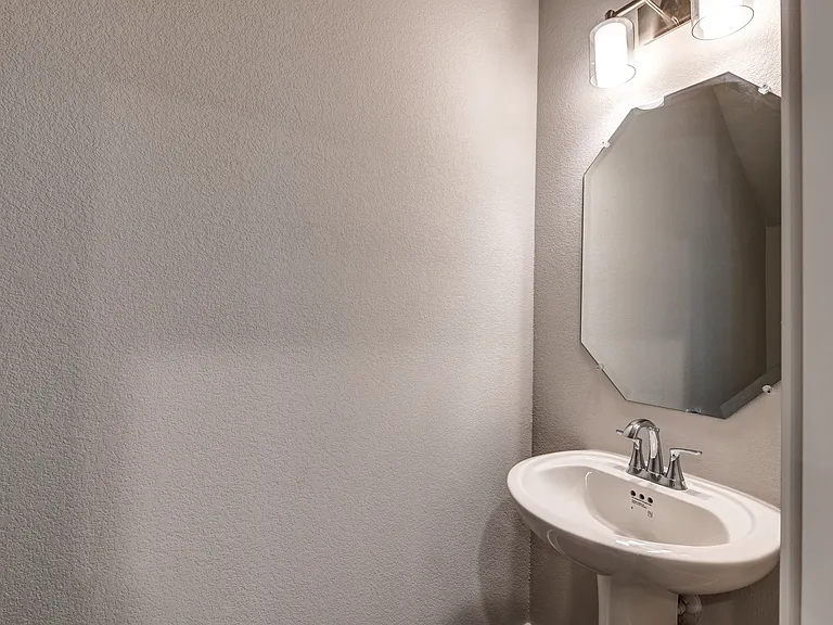 1218 Chestnut Ct #E — Photo 11