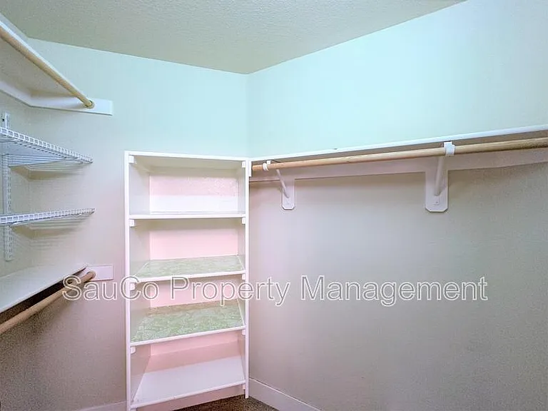 727 NE 65th Ct — Photo 21