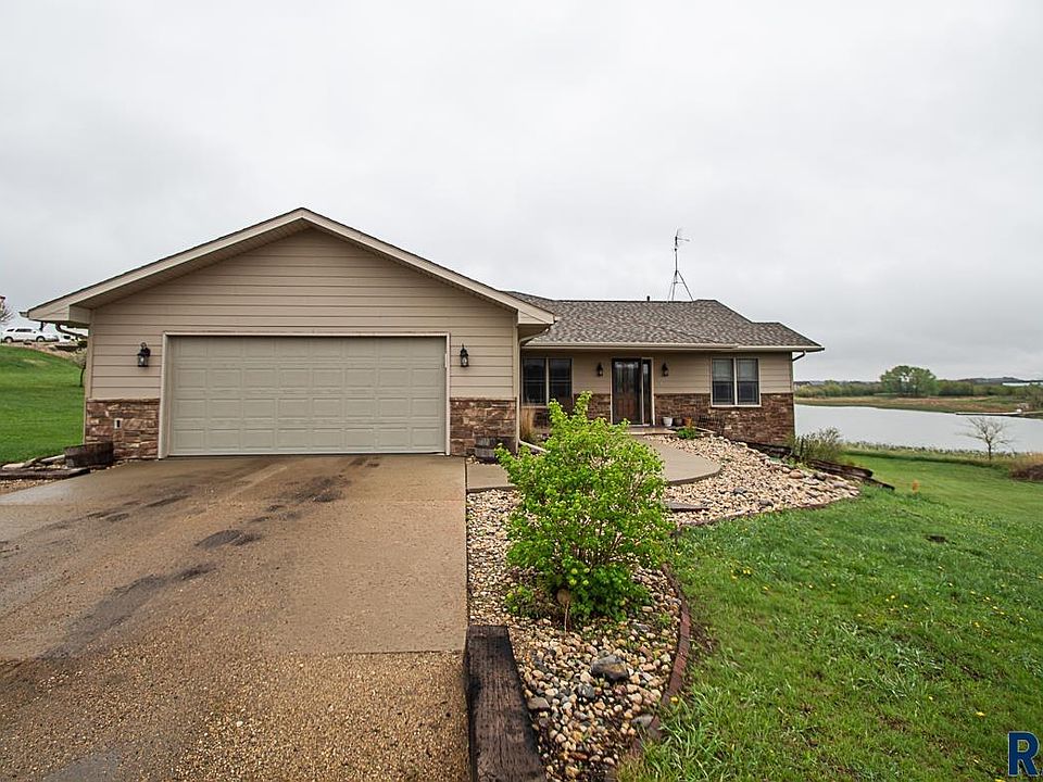 102 Round Lake Hills Dr, Wentworth, SD 57075 MLS 22302820 Zillow