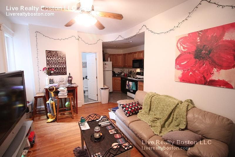 2nd image of 1275 Commonwealth Ave