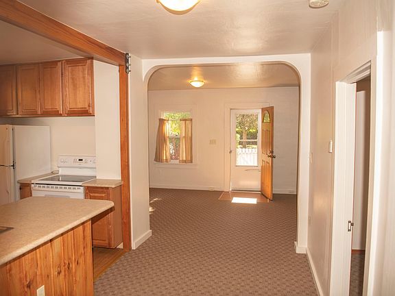 5th image of 431 E 8th St
