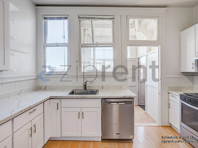 2136 Jones St — Photo 8